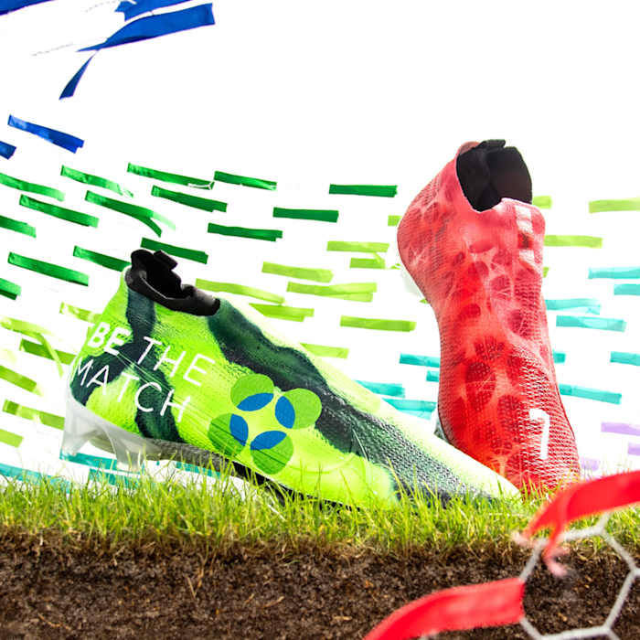 Jaylen Waddle cleats